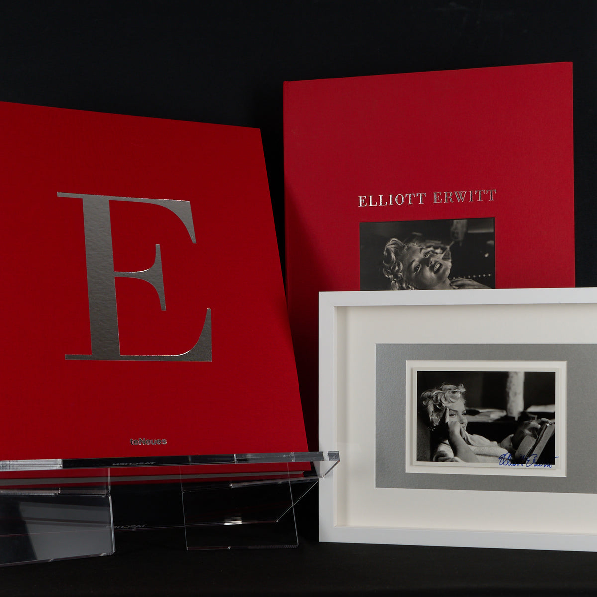 Elliott Erwitt  : Signed & Numbered - Art Card with XL Art Book