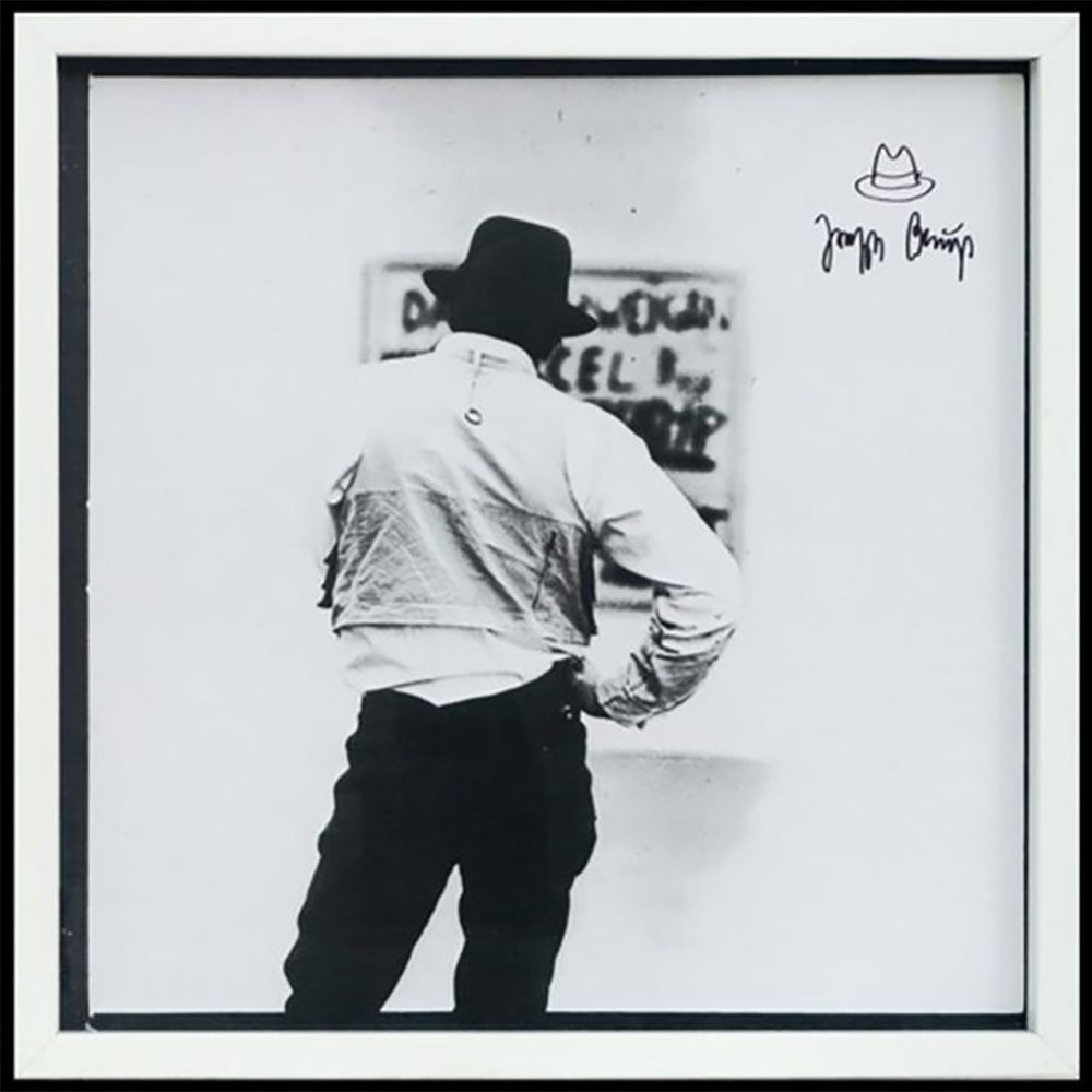 Signed page of “3-Tonnen Edition”