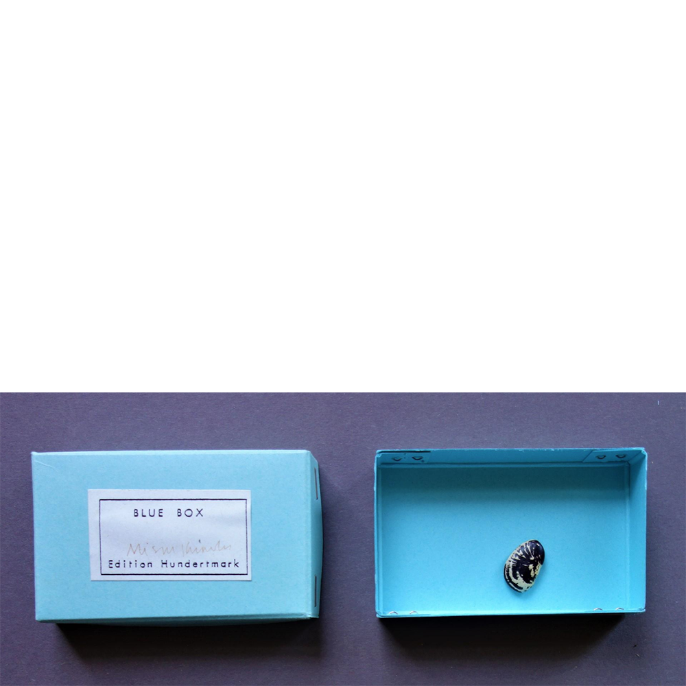 Alison Knowles - Blue Box. - View of the world / Blick auf die Welt